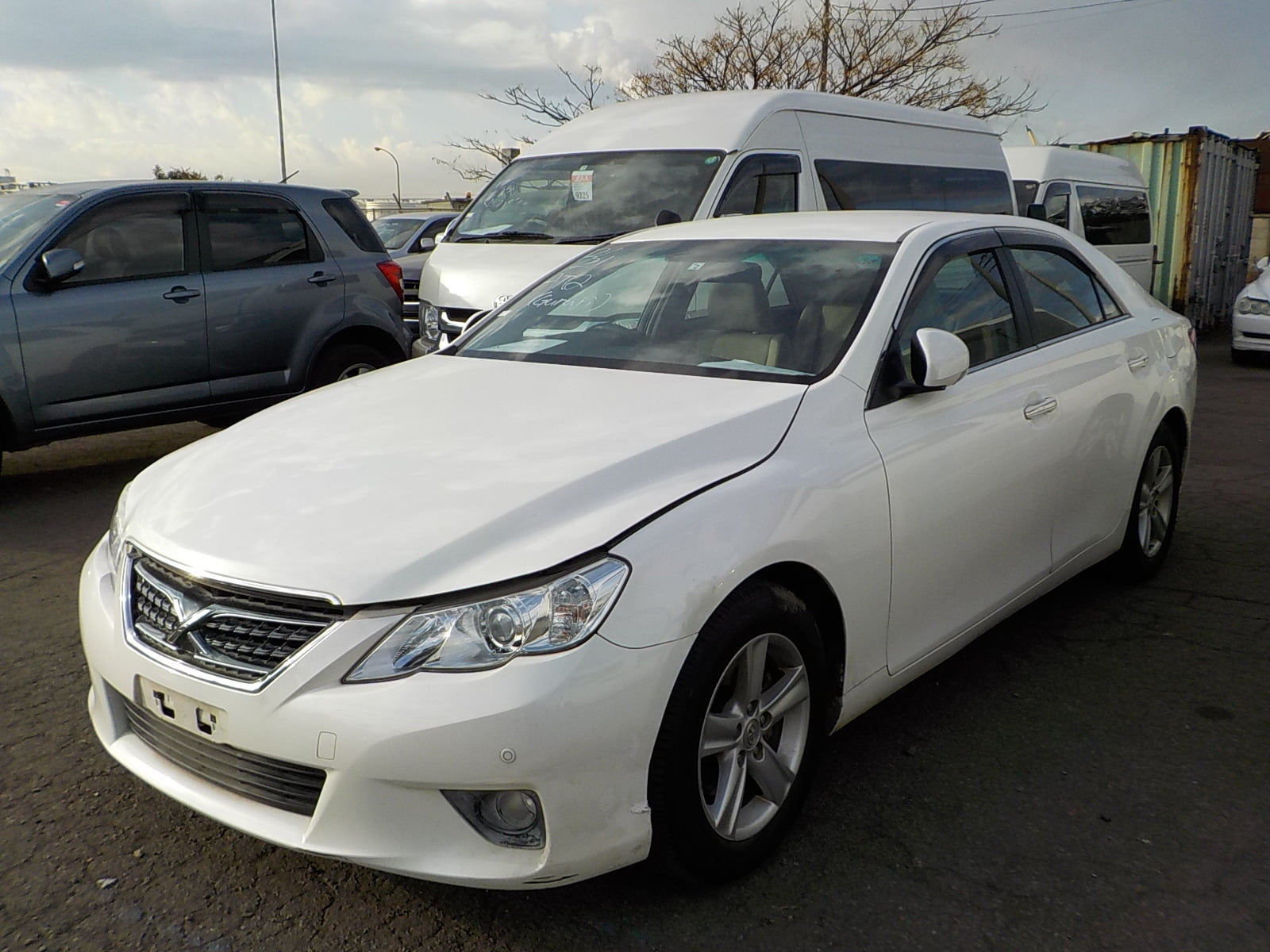 2013 Toyota Mark X WHITE