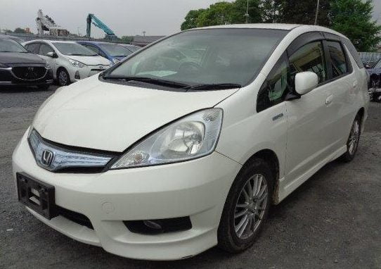 HONDA FIT SHUTTEL 2013 WHITE