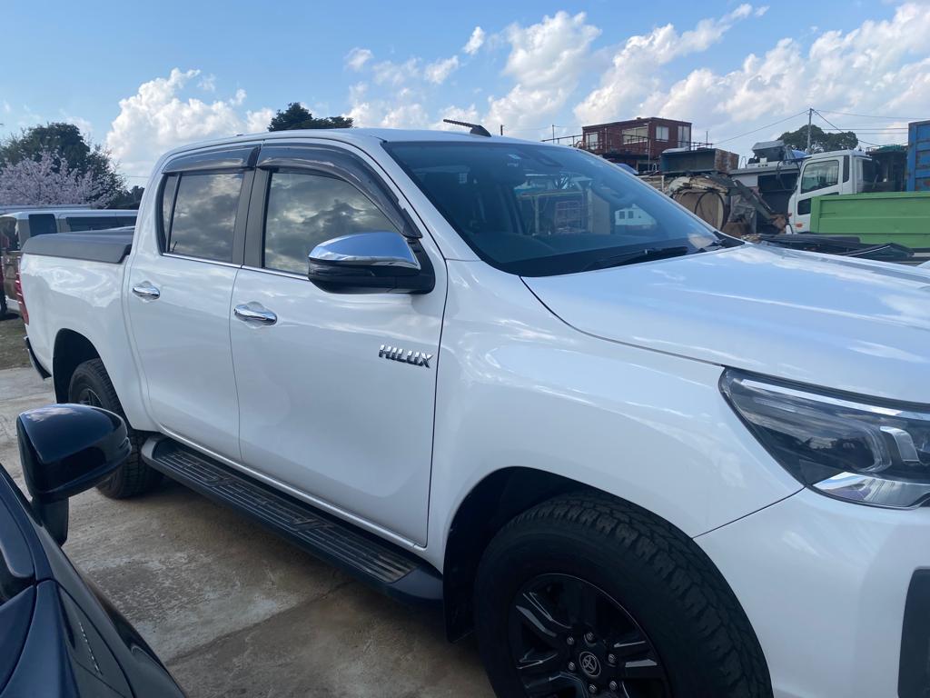 Toyota Hilux Surf 2021 WHITE