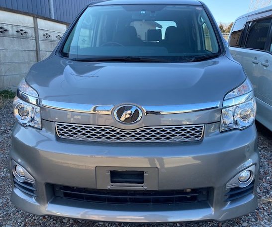 Toyota Voxy 2013 GREY