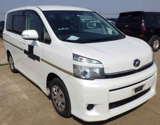 TOYOTA VOXY 2013 WHITE