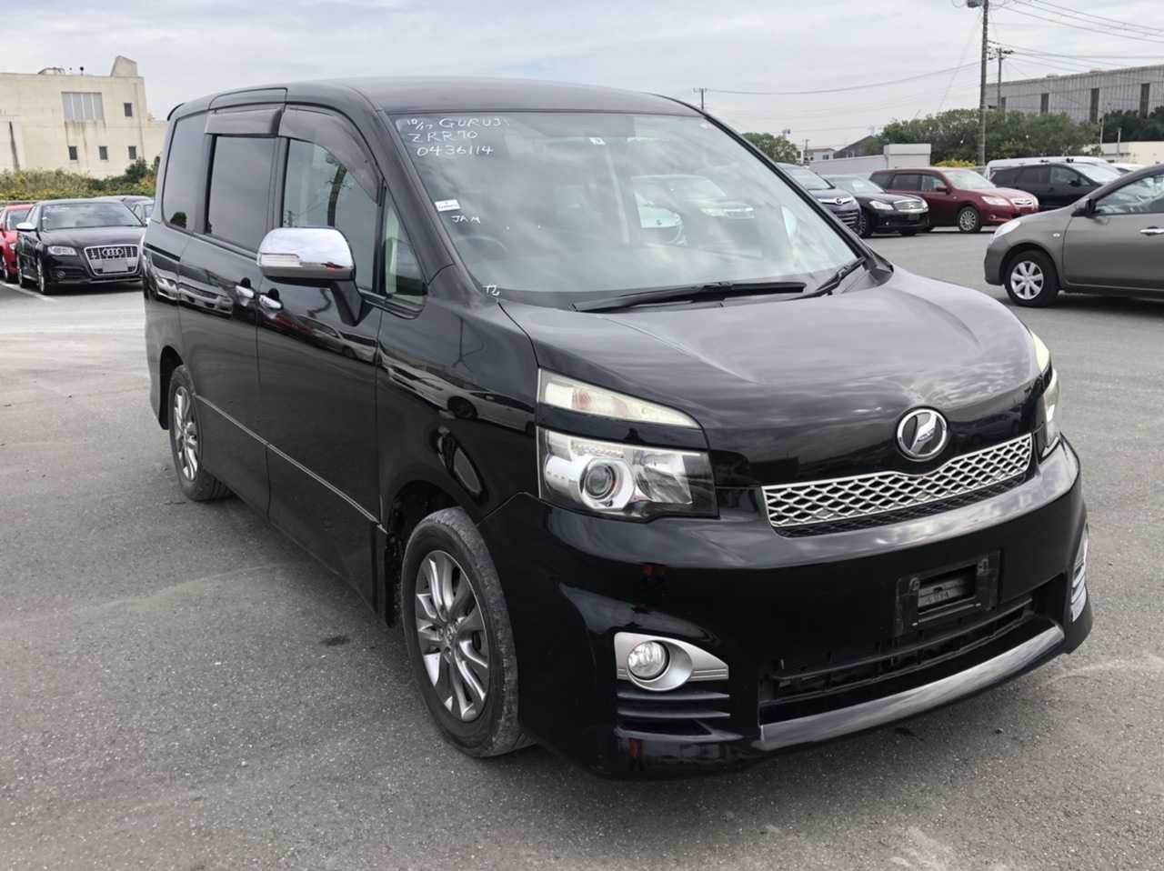 2013 TOYOTA VOXY