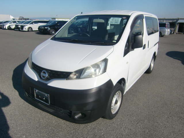 2014 NISSAN NV200